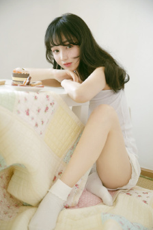 英语老师乖乖挽起裙子作文